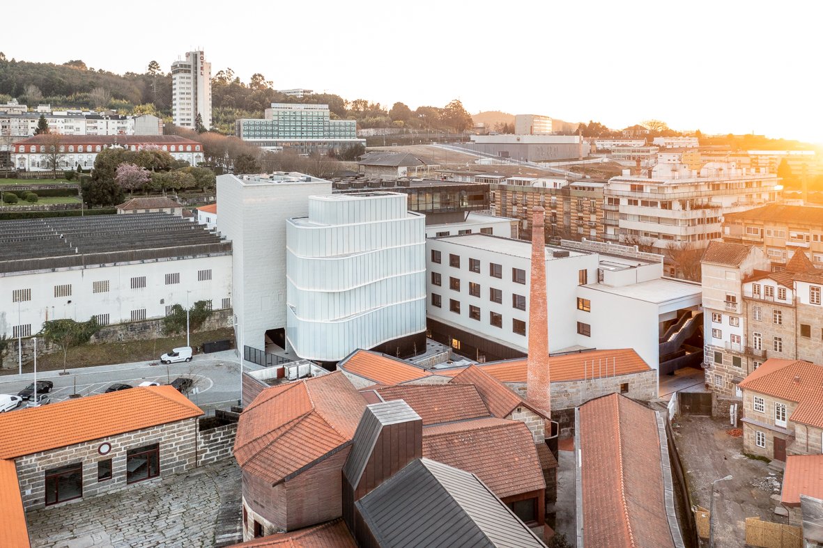 Jordão Theater| Pitágoras Group | © Manuel Roque
