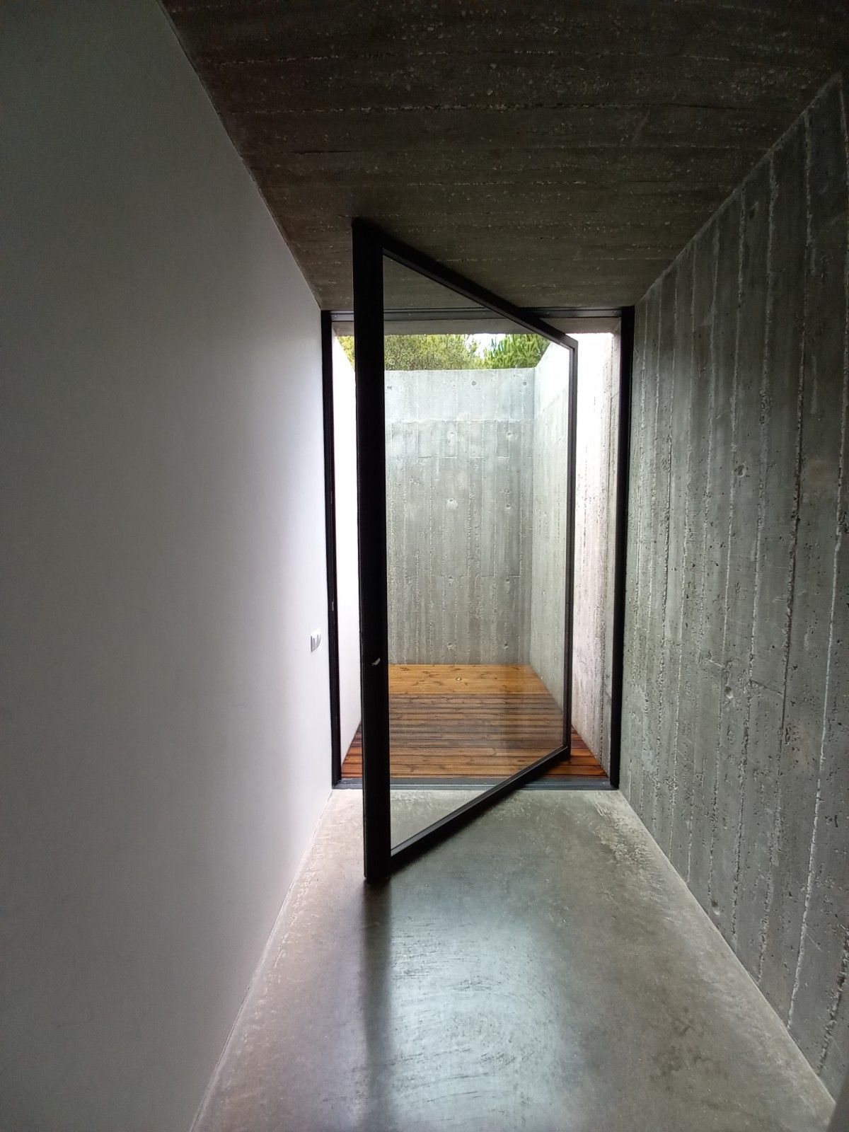 Inside The Charming Praia Verde House Where Light and Colors Set the Mood