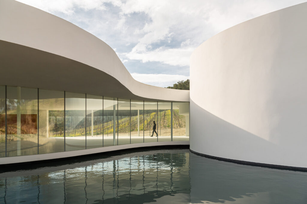 洋書 OSCAR NIEMEYER and the Architecture Oscar Niemeyer and the Architecture of Brazil: Underwood