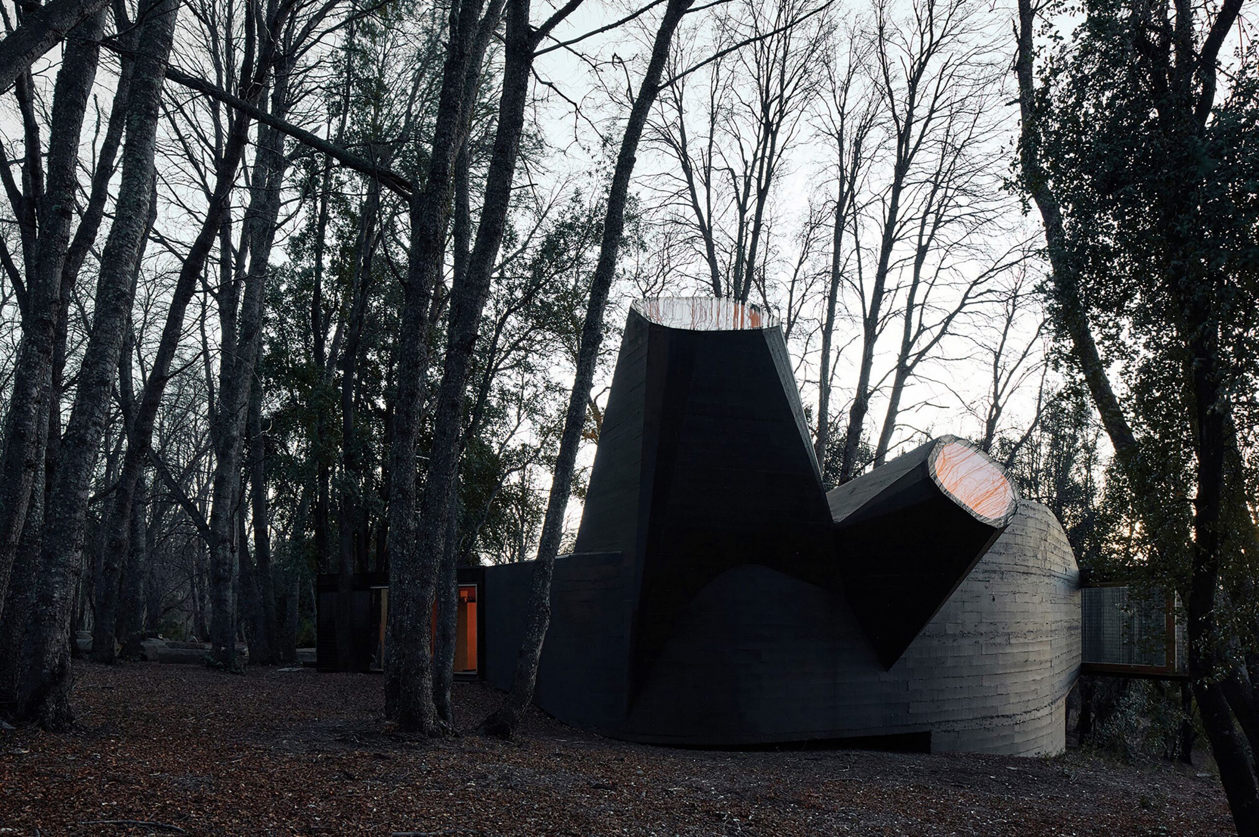 House_for_the_Poem_of_the_Right_Angle_5_courtesy of Smiljan Radić